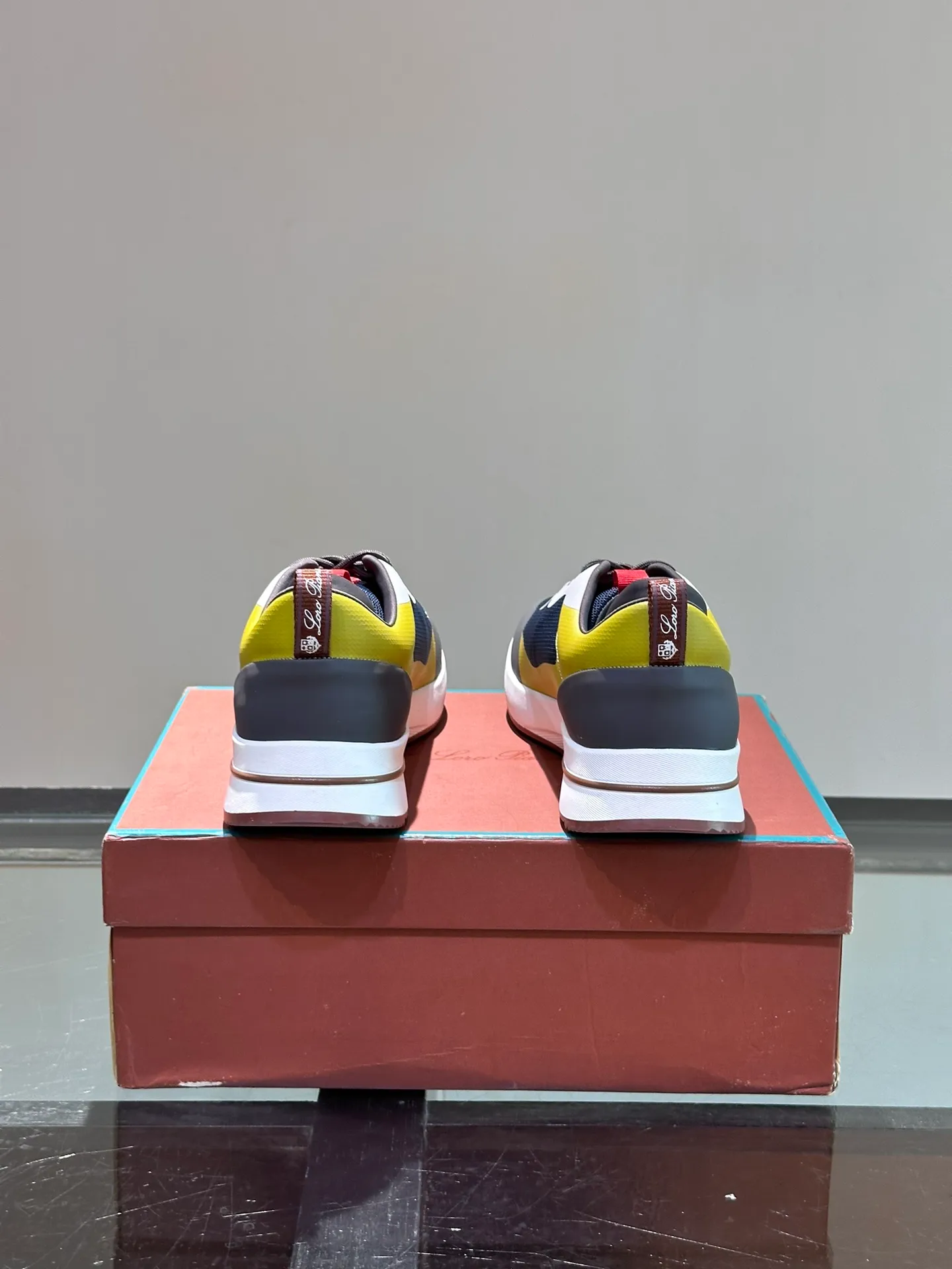 Factory price: 540💰Loro men's shoes💰iana niche Loro classic jogging shoes, men's lace-up casual shoes and sneakers, high-quality lightweight and comfortable fabrics, suitable for outdoor leisure, the color scheme is young and energetic, and it looks great with sportswear or casual suits! Size: 39-45 (46 customized)